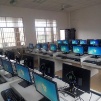 某某集团向某某山区小学捐赠100万元 援建希望图书馆及电脑教室